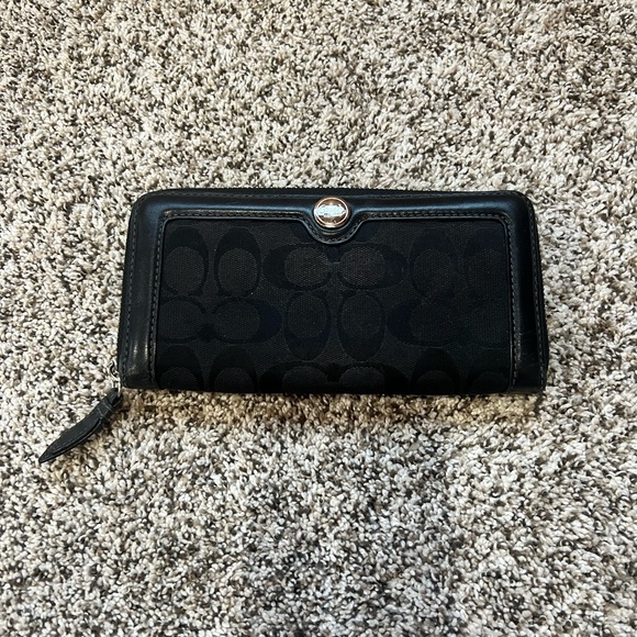 Coach zip-around wallet - Picture 4 of 4